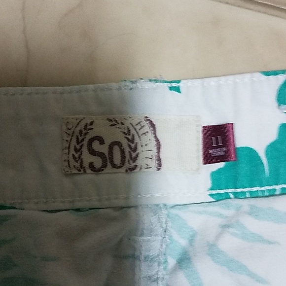 Shorts - Picture 3 of 3